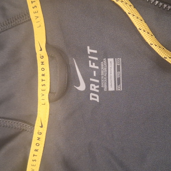 Nike Dri Fit Livestrong Hoodie - Picture 6 of 6